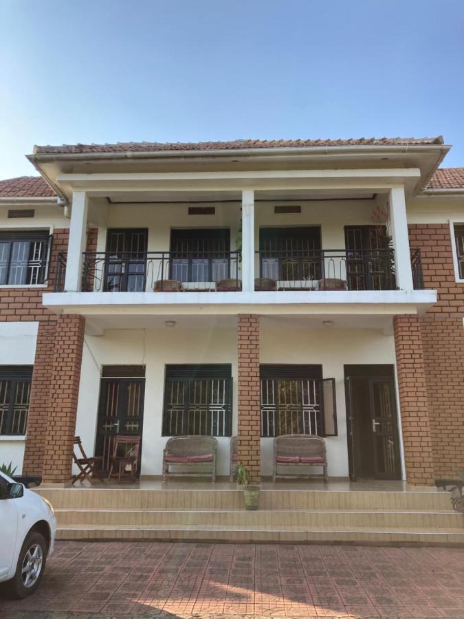 恩德培 Okra House酒店 外观 照片